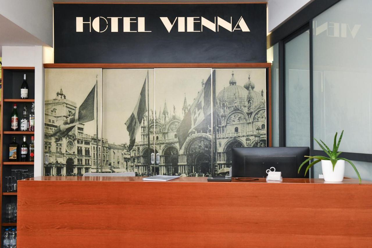 Hotel Vienna Lido di Jesolo Exterior photo