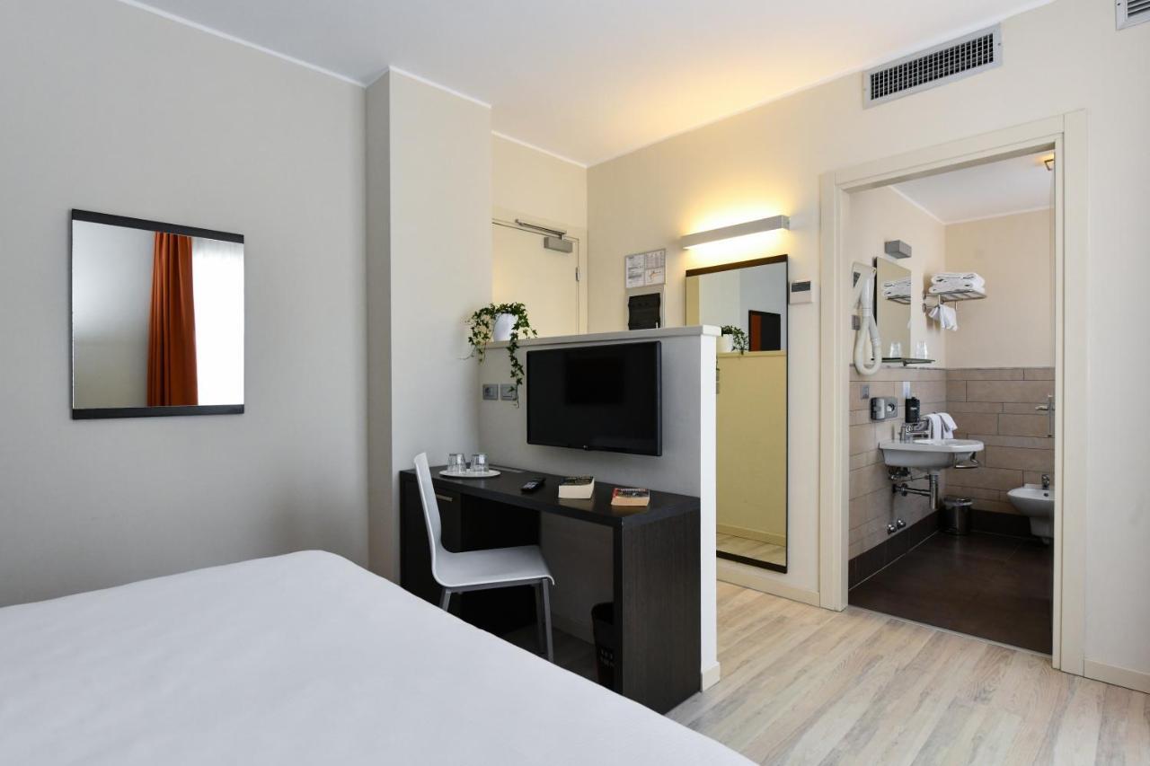 Hotel Vienna Lido di Jesolo Exterior photo
